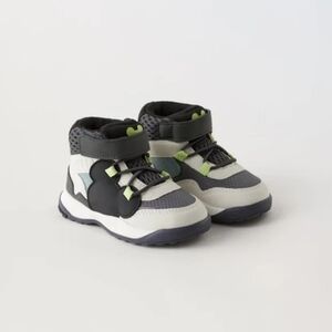 ZARA MICKEY MOUSE © DISNEY HIGH TOP SNEAKERS - Size 6.5 baby